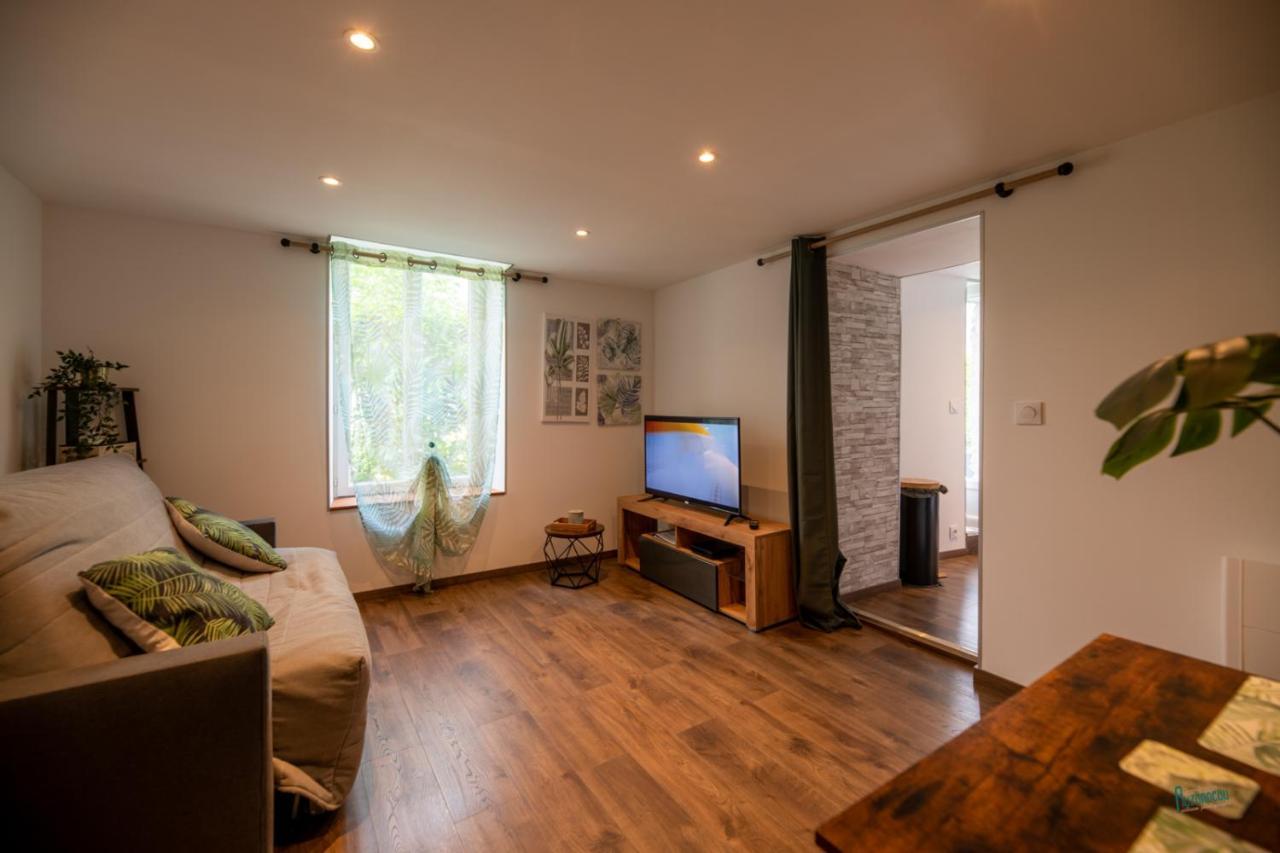 Naturel : Studio calme et agréable Les Bordes Extérieur photo